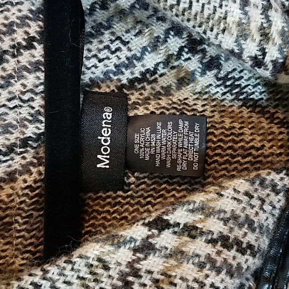 Modena Shawl - Picture 2 of 5